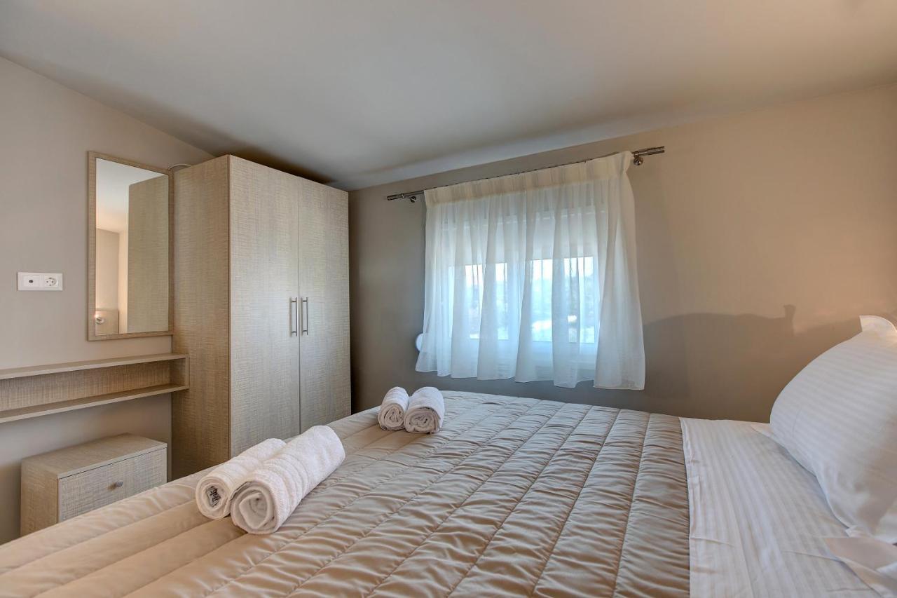 The House Of The Roses Apartment Gerakini Bagian luar foto