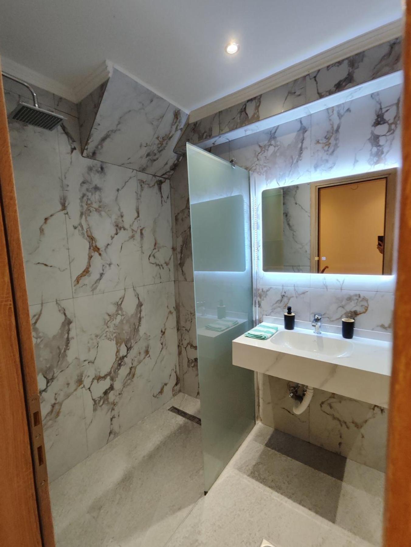 The House Of The Roses Apartment Gerakini Bagian luar foto