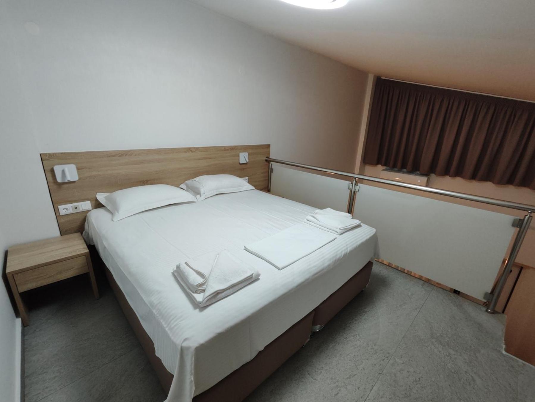 The House Of The Roses Apartment Gerakini Bagian luar foto